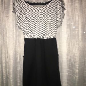 Chevron print and black dress with pockets
